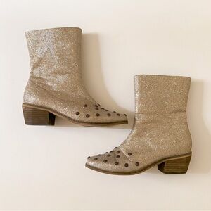 Joyfolie Women's Winona Boots in Gold